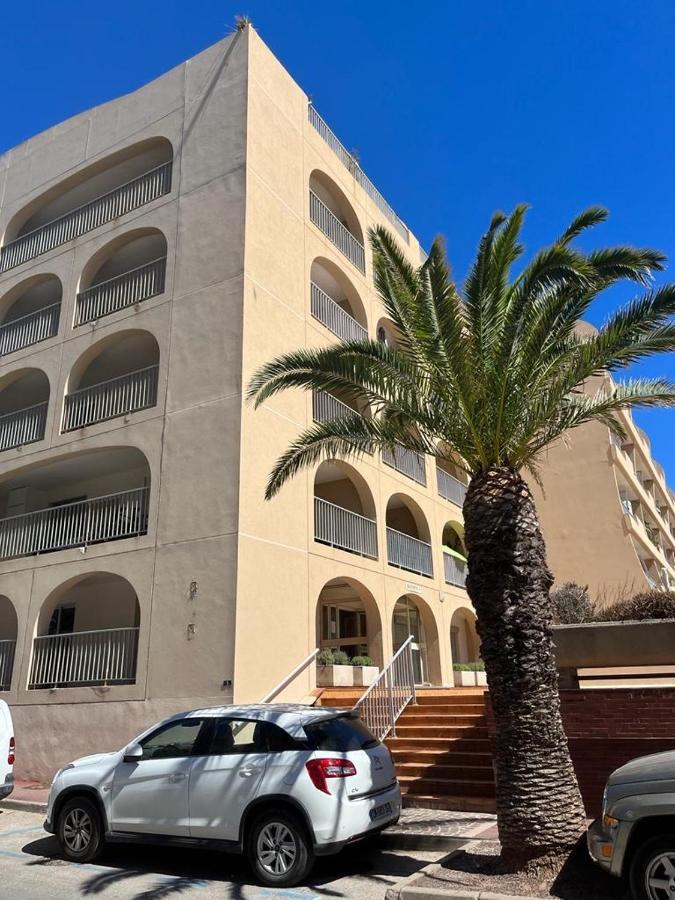 Super Studio Climatise Sur Le Port De Hyeres Apartment Екстериор снимка