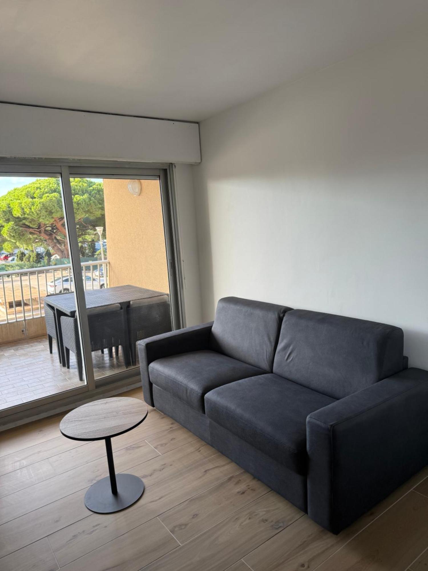 Super Studio Climatise Sur Le Port De Hyeres Apartment Екстериор снимка